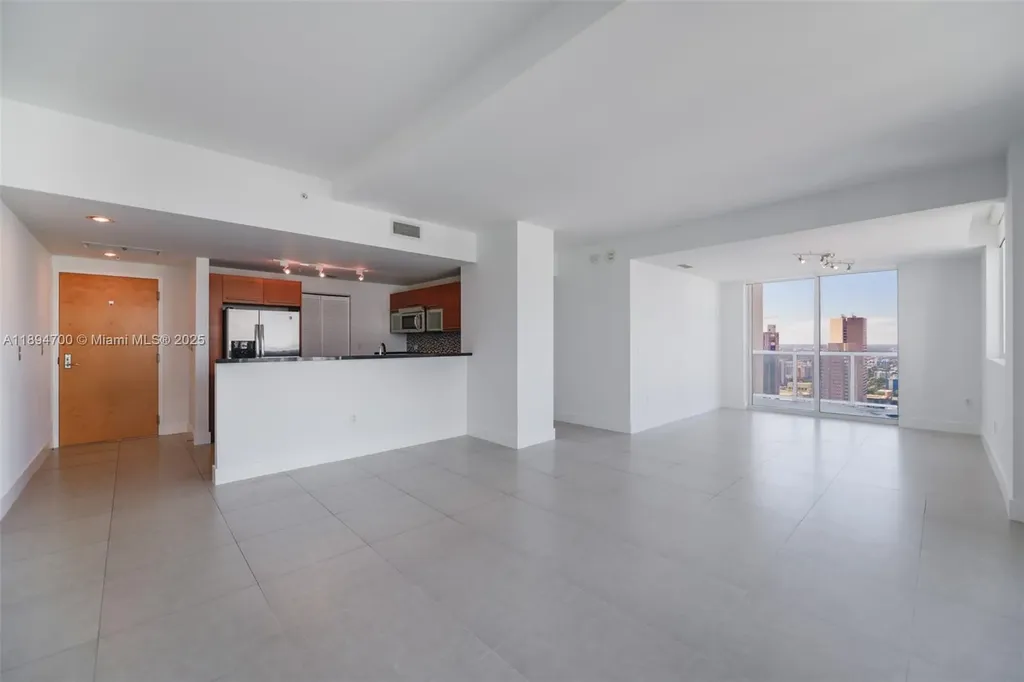253 NE 2nd Street Miami FL 33132