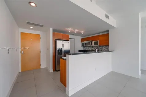 253 NE 2nd Street Miami FL 33132