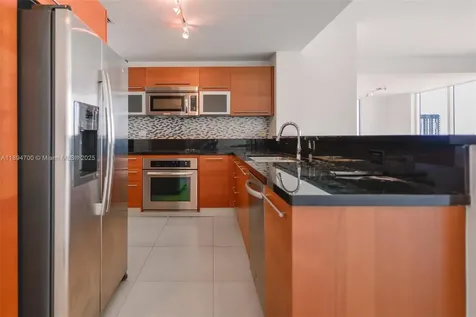 253 NE 2nd Street Miami FL 33132