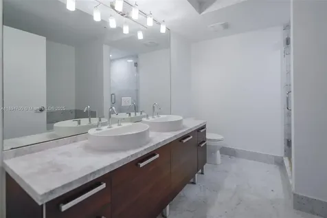 253 NE 2nd Street Miami FL 33132
