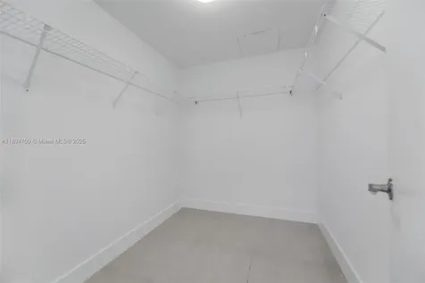 253 NE 2nd Street Miami FL 33132