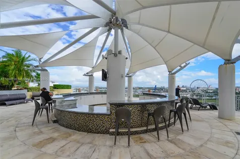 253 NE 2nd Street Miami FL 33132