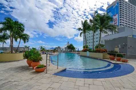 253 NE 2nd Street Miami FL 33132