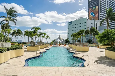 253 NE 2nd Street Miami FL 33132