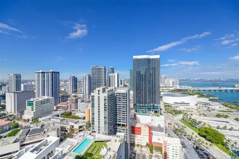 253 NE 2nd Street Miami FL 33132