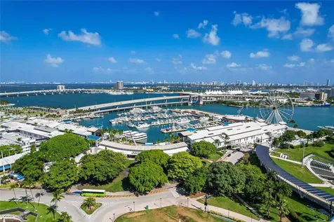 253 NE 2nd Street Miami FL 33132