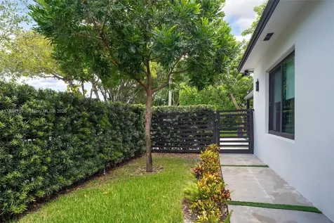 2484 SW 25 Street Miami FL 33133