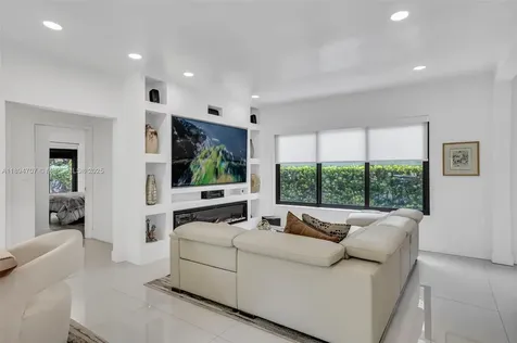 2484 SW 25 Street Miami FL 33133