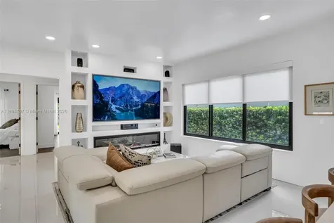 2484 SW 25 Street Miami FL 33133
