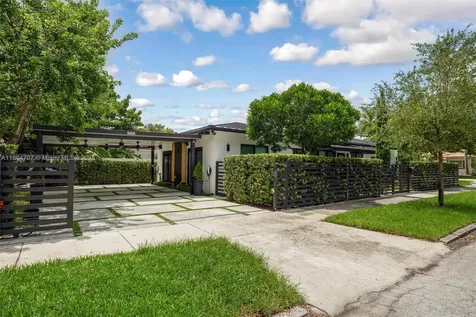 2484 SW 25 Street Miami FL 33133