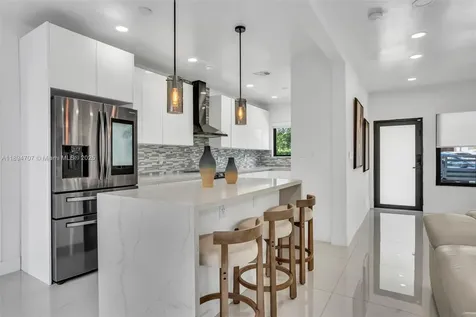 2484 SW 25 Street Miami FL 33133