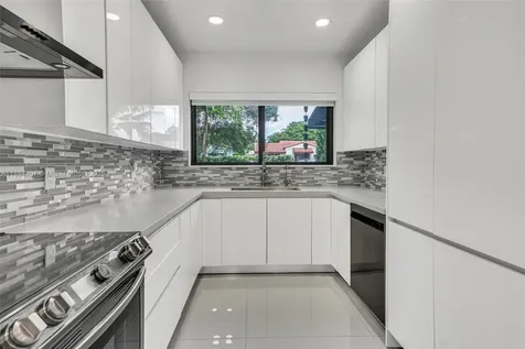 2484 SW 25 Street Miami FL 33133