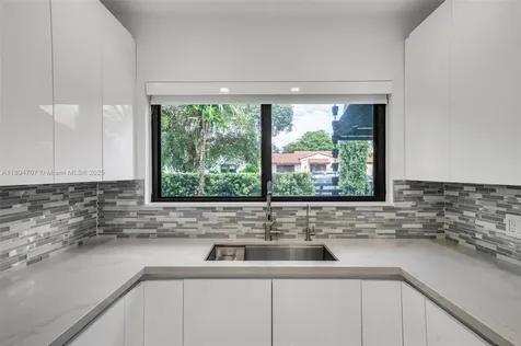 2484 SW 25 Street Miami FL 33133