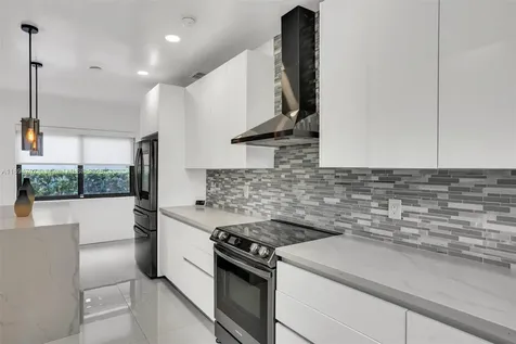 2484 SW 25 Street Miami FL 33133