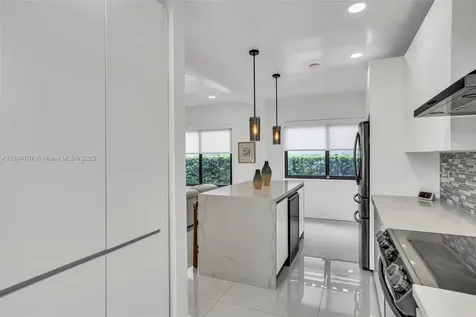 2484 SW 25 Street Miami FL 33133