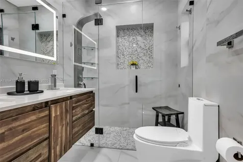2484 SW 25 Street Miami FL 33133