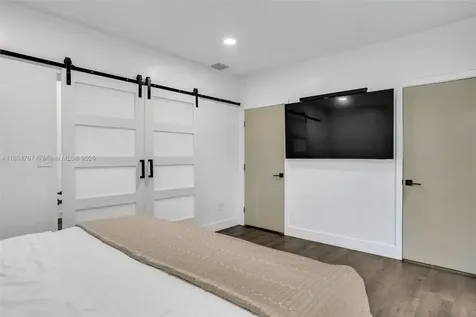 2484 SW 25 Street Miami FL 33133