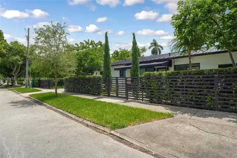 2484 SW 25 Street Miami FL 33133