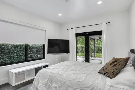 2484 SW 25 Street Miami FL 33133