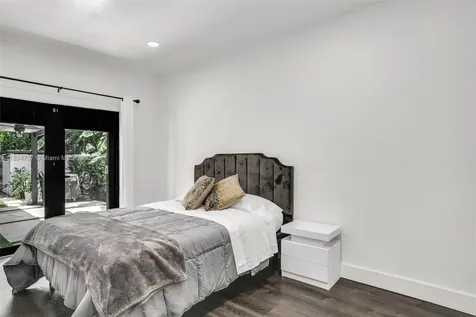 2484 SW 25 Street Miami FL 33133