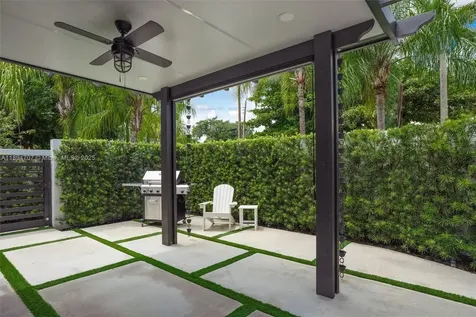 2484 SW 25 Street Miami FL 33133