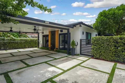 2484 SW 25 Street Miami FL 33133