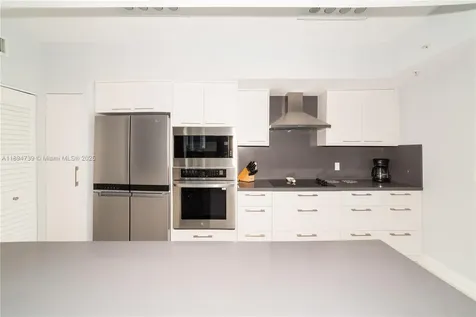 17145 N Bay Road Sunny Isles Beach FL 33160