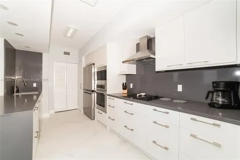 17145 N Bay Road Sunny Isles Beach FL 33160