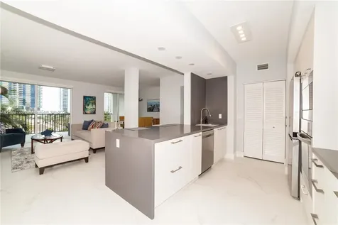 17145 N Bay Road Sunny Isles Beach FL 33160