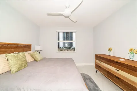 17145 N Bay Road Sunny Isles Beach FL 33160
