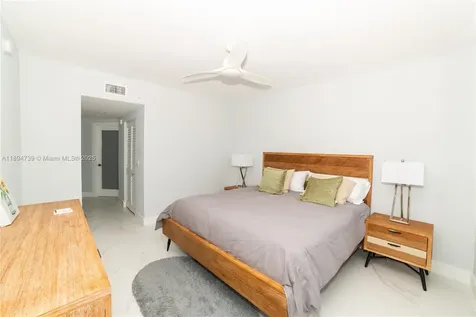 17145 N Bay Road Sunny Isles Beach FL 33160