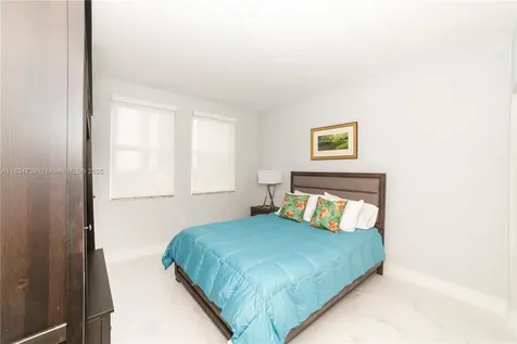 17145 N Bay Road Sunny Isles Beach FL 33160