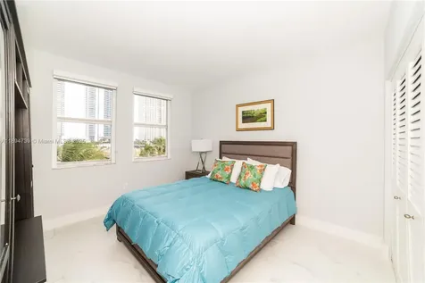 17145 N Bay Road Sunny Isles Beach FL 33160