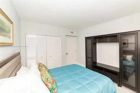 17145 N Bay Road Sunny Isles Beach FL 33160