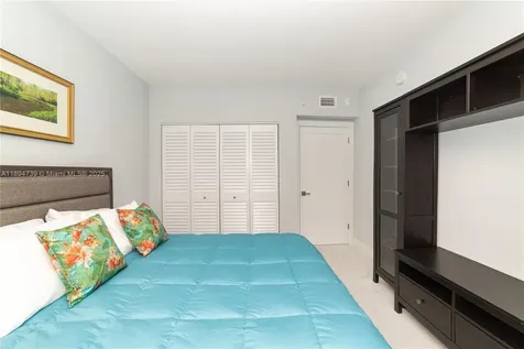 17145 N Bay Road Sunny Isles Beach FL 33160