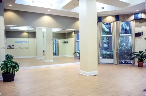 17145 N Bay Road Sunny Isles Beach FL 33160