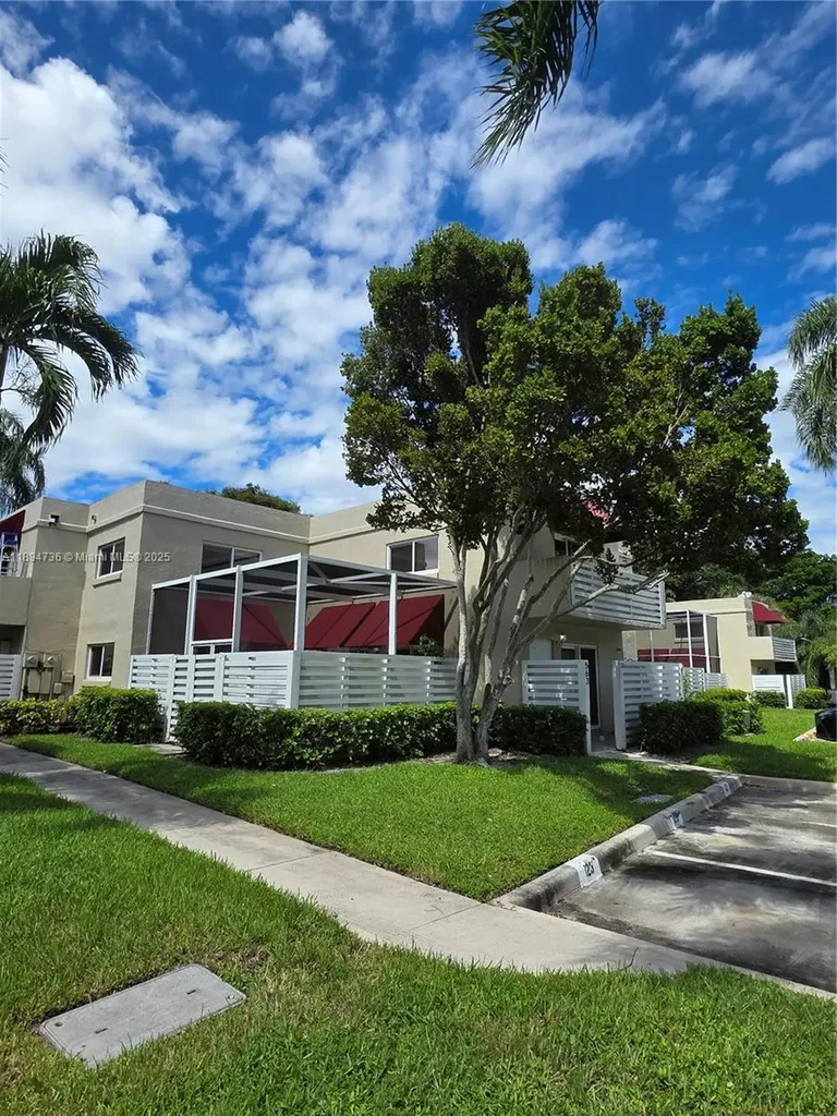 563 NW 98th Avenue Plantation FL 33324