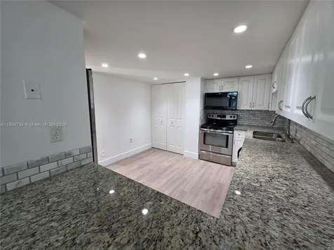 563 NW 98th Avenue Plantation FL 33324