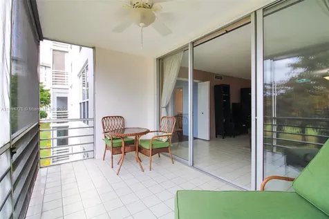 605 Oaks Drive Pompano Beach FL 33069