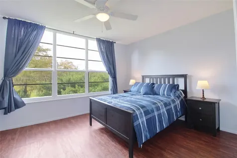 605 Oaks Drive Pompano Beach FL 33069