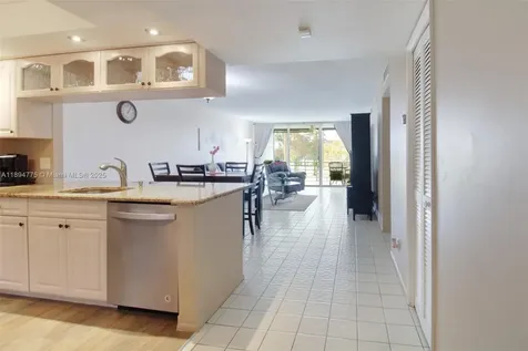 605 Oaks Drive Pompano Beach FL 33069