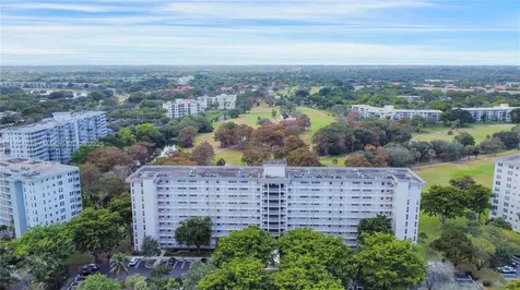 605 Oaks Drive Pompano Beach FL 33069
