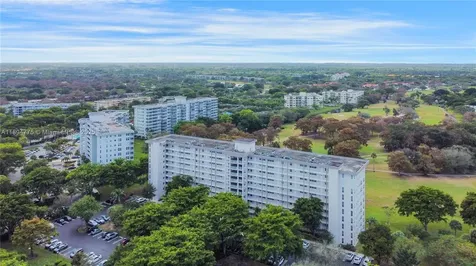 605 Oaks Drive Pompano Beach FL 33069