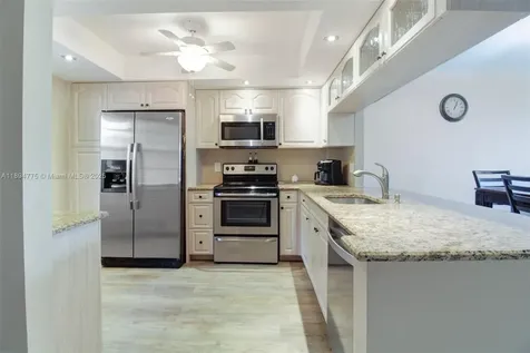 605 Oaks Drive Pompano Beach FL 33069