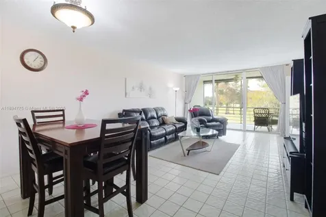 605 Oaks Drive Pompano Beach FL 33069