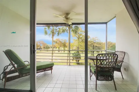 605 Oaks Drive Pompano Beach FL 33069