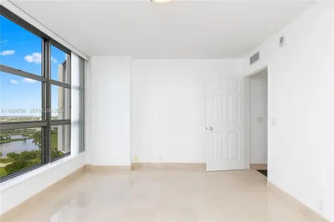 3400 NE 192nd Street Aventura FL 33180
