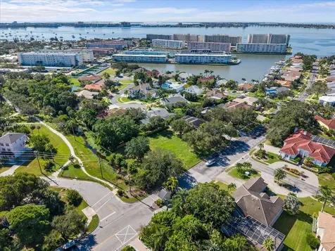 2207 54th Street S St Petersburg FL 33707