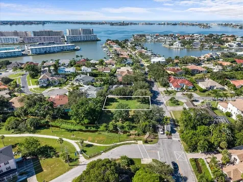 2207 54th Street S St Petersburg FL 33707