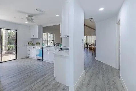 6893 SE Bunker Hill Drive Hobe Sound FL 33455